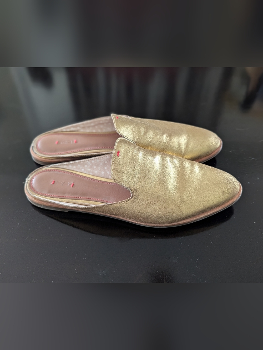 ED By Ellen DeGeneres genuine Leather gold Mule Size 8.5M good condition